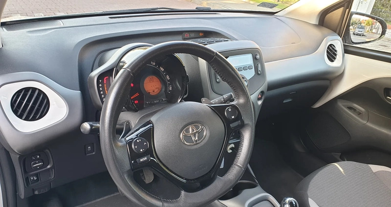 Toyota Aygo cena 47999 przebieg: 53000, rok produkcji 2021 z Knurów małe 92